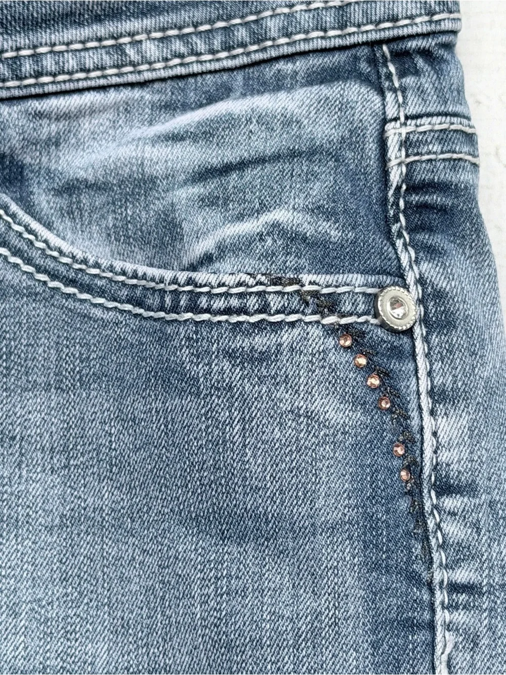 Hydraulic Denim Rolled Cuff Jean Shorts - Size 9/10
